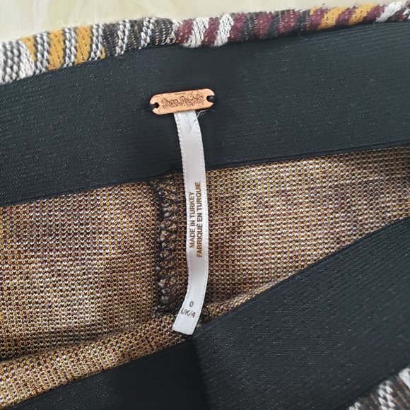 VGUC Free People | Clean Crop Flare Plaid Pants Made In Turkey | Size 0 - Picture 6 of 6